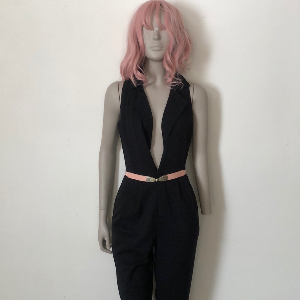 S/ Black collared lapel jumpsuit! V 90s, easy glam